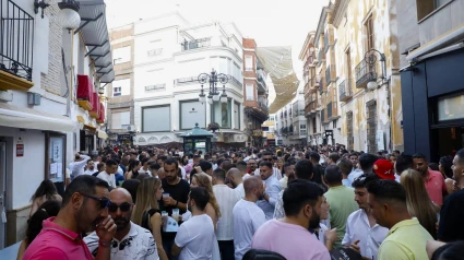 Miles de personas abarrotan la calle Corredera este fin de semana en la feria de día