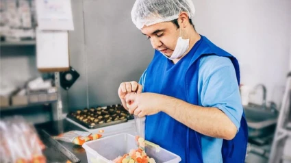 joven trabajando