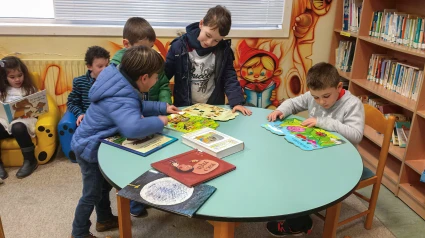 Participantes en la biblioteca de San Sadurniño