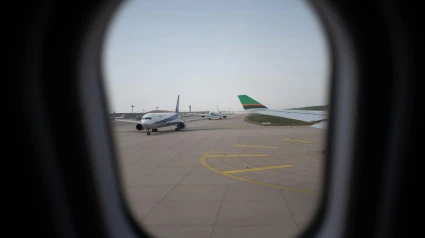 El director del Aeropuerto de Sevilla se sincera: "No siempre viajo en avión y también me hacen sacar los líquidos"