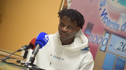 La historia de Ibrahima Diouf, siete días en un cayuco por el Atlántico para cumplir su sueño: "Venía con mi hermana pequeña y por la noche yo no dormía"