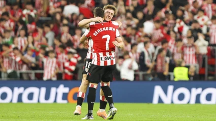 Berenger y Mikel Jauregizar celebran el gol del Athletic contra el Girona