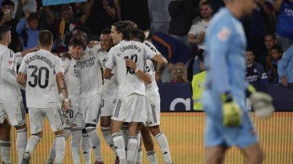 Los jugadores del Real Madrid celebrando un gol contra el Levante