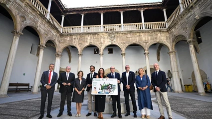 Junta y Universidad promocionan la Tarjeta Joven de Transporte entre los universitarios granadinos