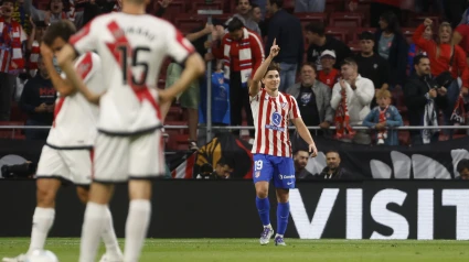 Julián Álvarez celebra su hat-trick frente al Rayo