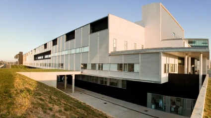 Vista del Hospital de Dénia, que reorganiza sus espacios para mejorar la atención sanitaria y dar cabida a nuevas áreas docentes tras su acreditación como hospital universitario