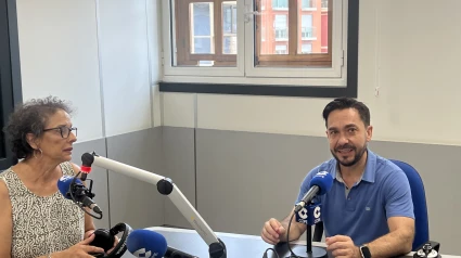 Pedro Caballero junto a Carmen Hernández