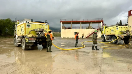 personal de Emergencias limpia los arrastres de las lluvias de marzo