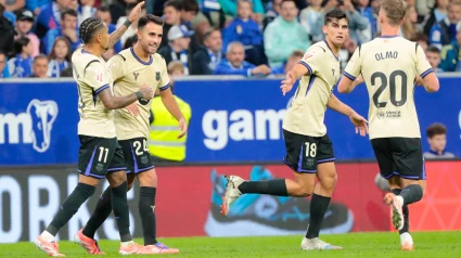 El Barcelona celebra el gol de Eric García (1-1) para el Barcelona en el Carlos Tartiere