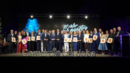 Foto de familia con los premiados