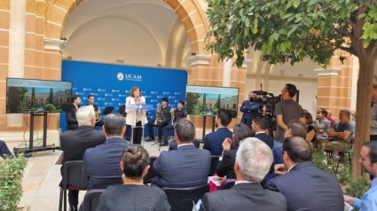 María Dolores García Mascarell recordó la figura de José Luis Mendoza