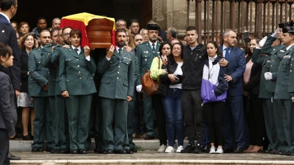 En Granada, misa funeral por el guardia civil fallecido tras ser disparado en Huétor Vega en acto de servicio, a la que asiste el ministro del Interior, Fernando Grande-Marlaska