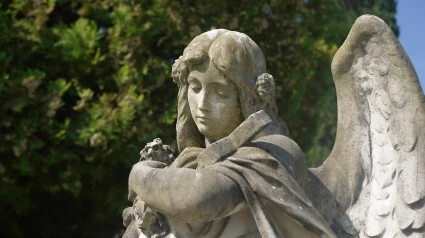 Estatua cementerio