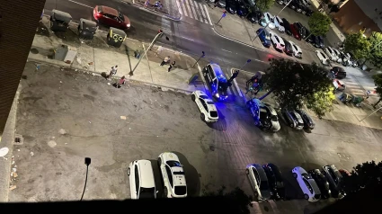 Vehículos policiales en la barriada Constitución de Jerez