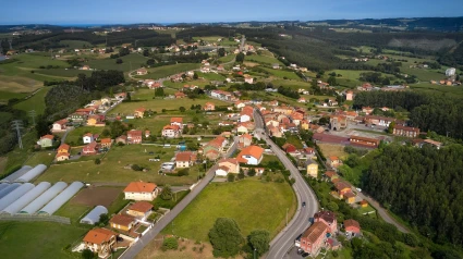 Una vista aérea de la parroquia de Valliniello, en Avilés