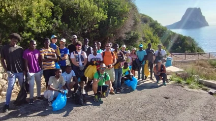 Participantes en la recogida de basura de Calp