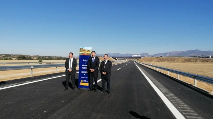 El ministro ha puesto en servicio el tramo Huesca-Siétamo