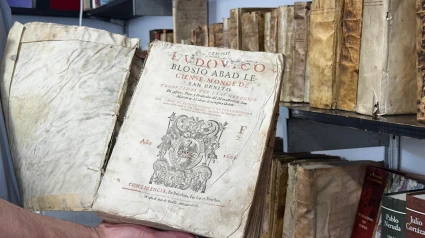 Escucha aquí a Jorge Juan de la librería Isla Negra