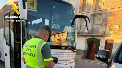 La Guardia Civil inmoviliza el bus escolar cuyo conductor estaba drogado