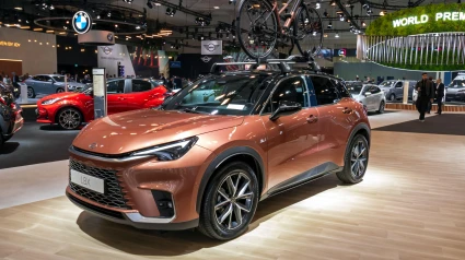 Lexus LBX (2025) híbrido en el Salón del Automóvil de Bruselas