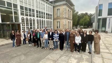 Ana Ares y Bruno Casal con participantes de la International Staff Week