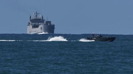 Un buque de la marina israelí llega al puerto de Ashdod el 2 de octubre de 2025 tras interceptar embarcaciones que transportaban ayuda a Gaza