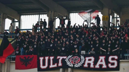 Dos autobuses de aficionados normacedonios viajaron hasta Madrid para el partido contra el Rayo.