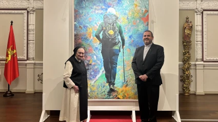 Sor Isabel Guerra acompañada del Vicario de Pastoral, Sergio Pérez Baena.