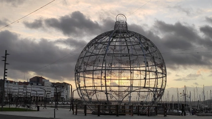 Bola de Navidad en La Marina (A Coruña)