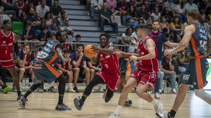 El Jaén CB planta cara al Starlabs Morón y deja buenas sensaciones pese a la derrota (64-84)