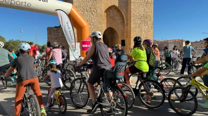 Más de 2.500 personas participan en Ciudad Real en la XII edición del Día de la Bicicleta de Cadena 100