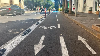 Carril bici en la calle Méndez Núñez
