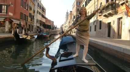 Maribel con su góndola en Venecia