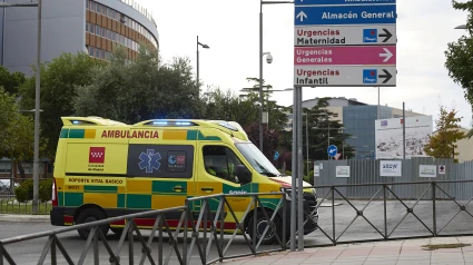 Una ambulancia en el Hospital Universitario 12 de Octubre, a 28 de septiembre de 2025, en Madrid (España).