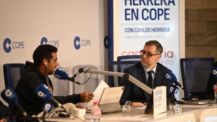 Luis Martínez Abad, consejero de Cultura, Turismo y Deporte de Cantabria, con Alberto Herrera