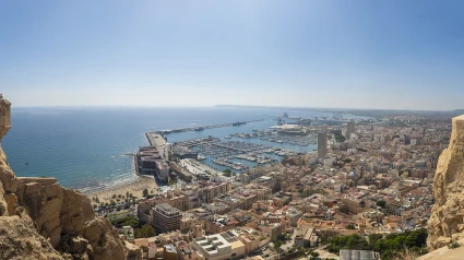 0,187 plazas turísticas por habitante: el nuevo límite que marcará el turismo en Alicante