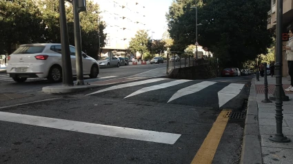 El Concello de Ourense mejora el paso de peatones de la calle Díaz de la Banda