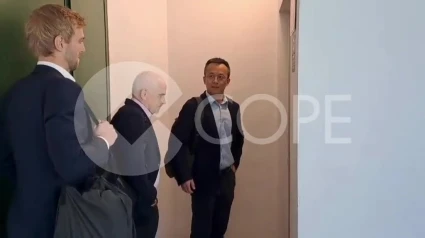 Mao Ye, Alan Pace y Brad Spiby salían esta mañana de las oficinas del bufete de abogados RCD