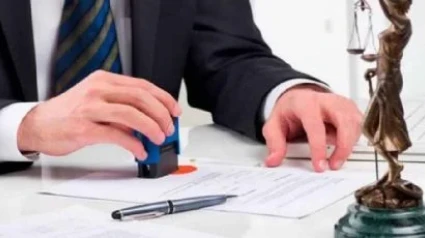 Investigan a un notario de Barcelona por estafa inmobiliaria