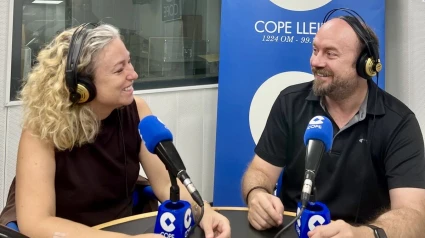 Pilar Bosch i Ricard Alvarez en un moment de l'entrevista a COPE Lleida