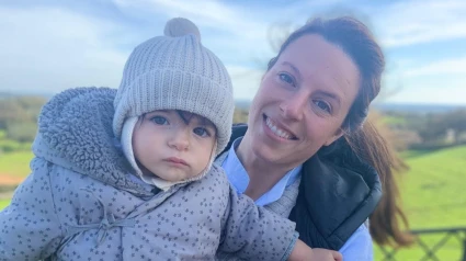 Ana María Sayago junto a su hija