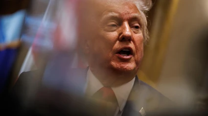 El presidente de Estados Unidos, Donald Trump, habla durante una reunión del gabinete en la Casa Blanca en Washington, D.C.