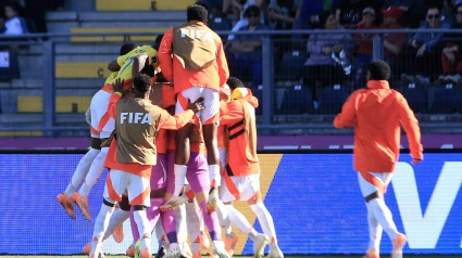 Los jugadores de Colombia celebrando un gol contra la selección española sub-20.