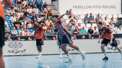 Un partido del Eón en el Pitiu Rochel.