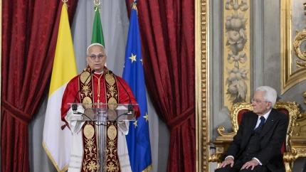 VATICAN CITY (Vatican City State (Holy See)), 14/10/2025.- A handout picture provided by the Vatican Media shows Italian President Sergio Mattarella (R) meeting with Pope Leo XIV at the Quirinale (Italy's Presidencial House) in Rome, Italy, 14 October 2025 . (Papa, Italia, Roma) EFE/EPA/VATICAN MEDIA HANDOUT HANDOUT EDITORIAL USE ONLY/NO SALES