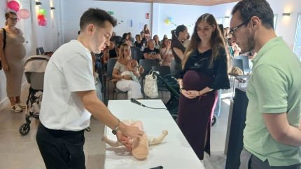 Primera exposición fotográfica para promover la lactancia materna en Motril