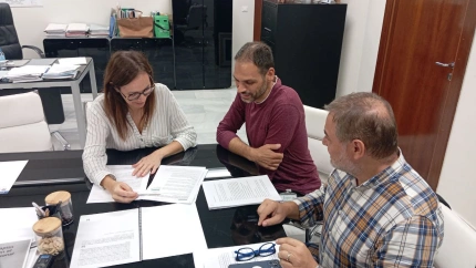 Reunión del padre de Marta con la directora general de Farmacia de la Comunitat Valenciana, Elena Gras