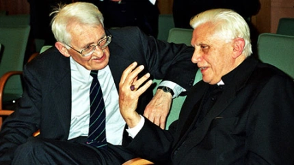 Jürgen Habermas junto al entonces cardenal Ratzinger