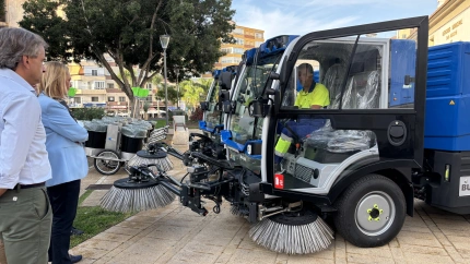 Estrenamos 22 nuevos carritos de limpieza eléctricos y dos nuevas barredoras en Motril
