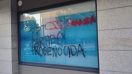 El presidente del Partido Popular en Granada quita importancia a las pintadas que han aparecido en la sede